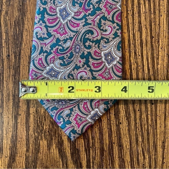 Christian Dior All Silk Paisley Neck Tie 100% silk made in the USA 🇺🇸 - Picture 5 of 7